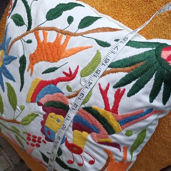 Pottery Barn embroidered animal floral embroidered throw pillow 2015 - Picture 8 of 10